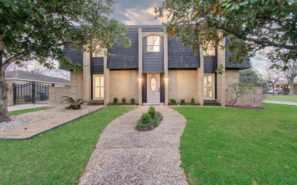 Foto principal - 2202 Briarview Dr