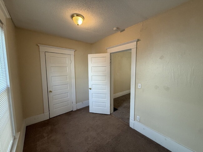 Foto del edificio - NW Side 1BR under $1000