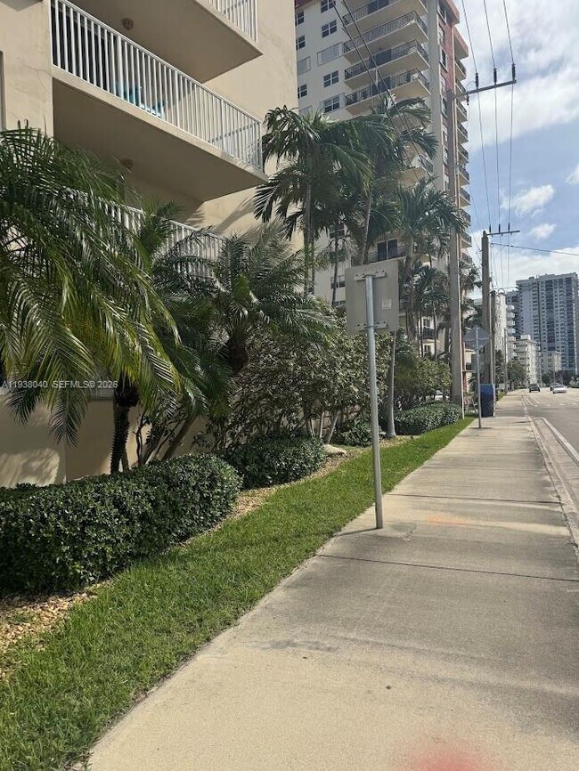 Building Photo - 1401 S Ocean Dr