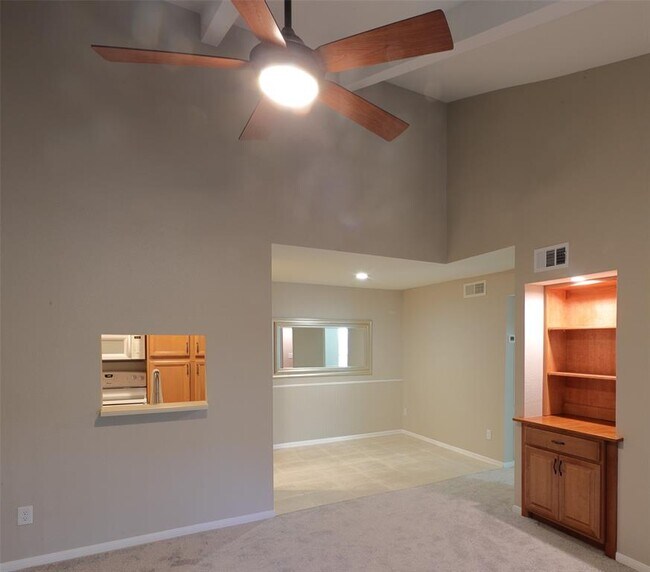 Building Photo - 5711 Sugar Hill Dr