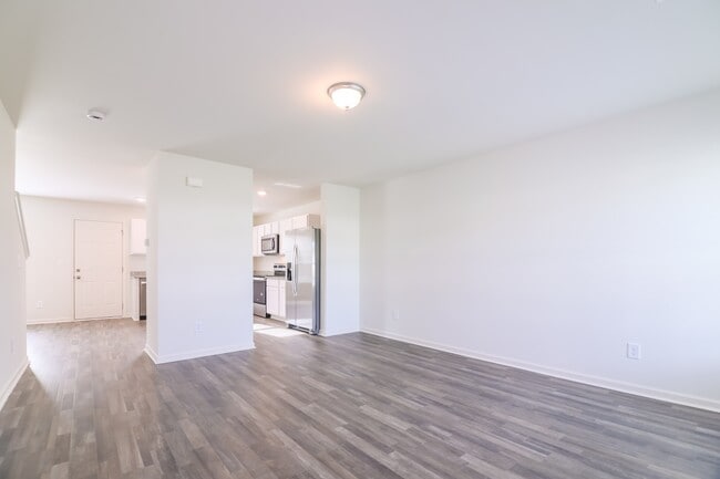 Building Photo - 2205 Samuel Ln