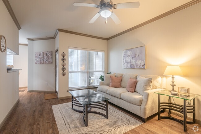 1HAB, 1BA - 756 ft² - Eaglebrook Apartments