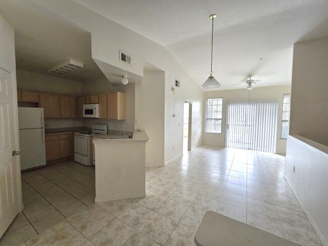Building Photo - 2045 Erving Cir