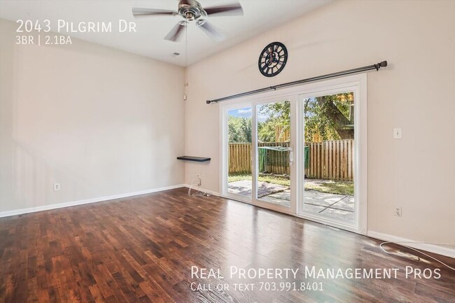 Building Photo - 2043 Pilgrim Dr