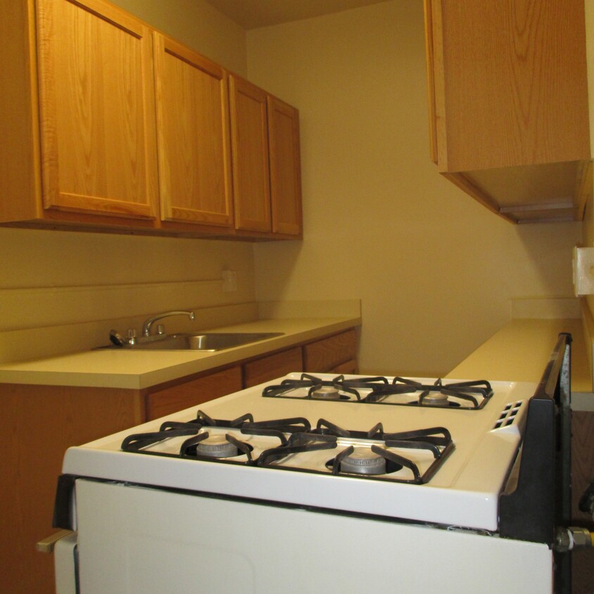 Foto principal - 5400 7th St NW
