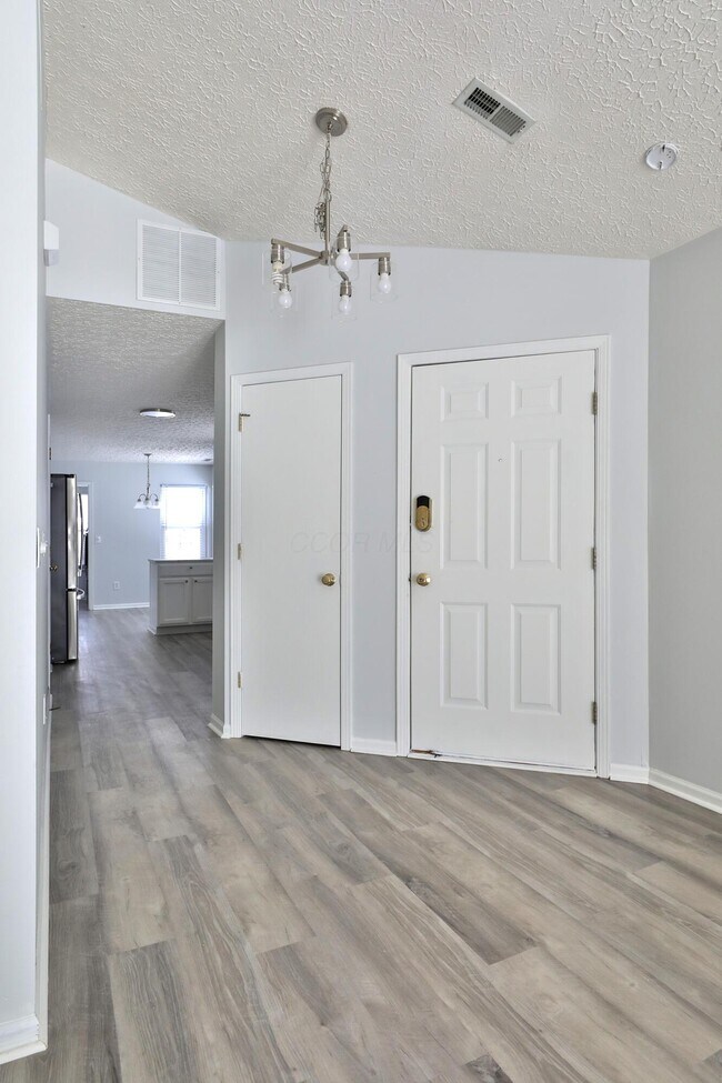 Foto del edificio - 2691 Northwold Rd