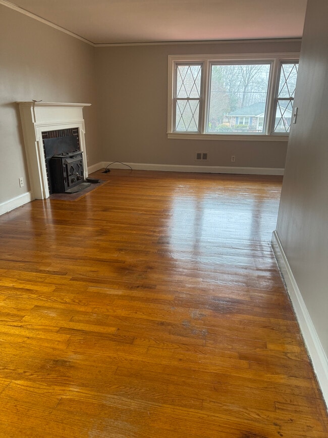 Foto del edificio - 230 Elaine Ave