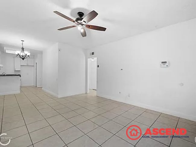 Building Photo - Beautiful 2 Bedroom Apartment!