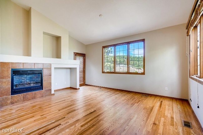 Building Photo - 4 br, 3.5 bath Townhome - 31087 Big Bear Dr.