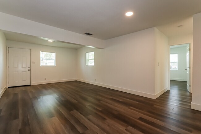 Foto del edificio - 701 NE 11th Ave