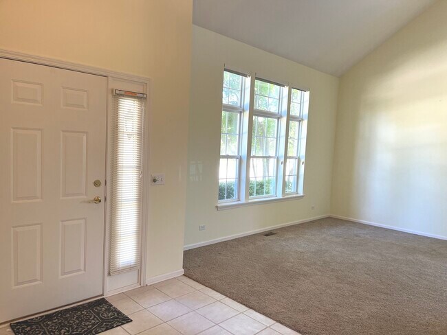 Building Photo - 2061 Inverness Dr