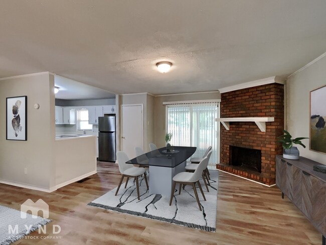 Foto del edificio - 2102 Red Berry Ln SW