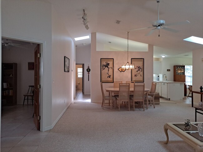 Foto del edificio - BEACHSIDE NSB FURNISHED RENTAL AVAILABLE M...