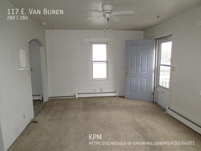 Building Photo - * PENDING APPLICATION * 2 BEDROOM | 1 1/2 ...
