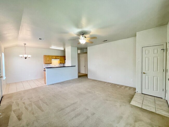 Foto del edificio - 311 Janelle Dr