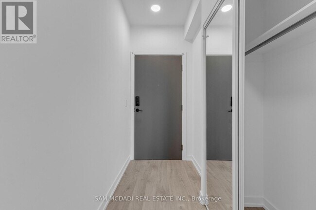 Photo du bâtiment - 9751 Markham Rd