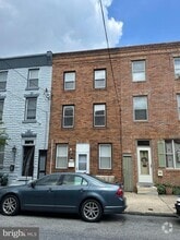 Building Photo - 2705 E Somerset St