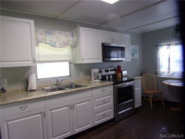 Foto del edificio - 8810 W Arber Ct
