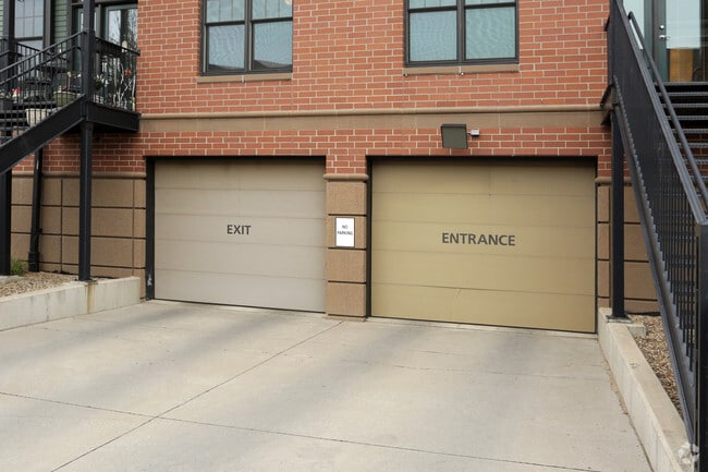 Estacionamiento subterráneo - Oak Hill Jackson Brickstones
