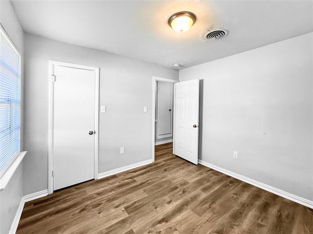Building Photo - 920 Manhattan Dr