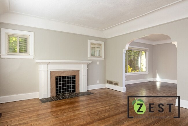 Foto del edificio - 3740 Tyler St