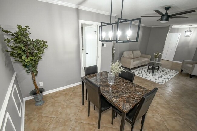 Foto del edificio - 2664 Danbury Dr