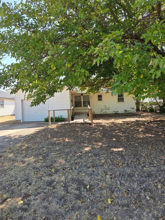 Building Photo - 516 S Park Ln