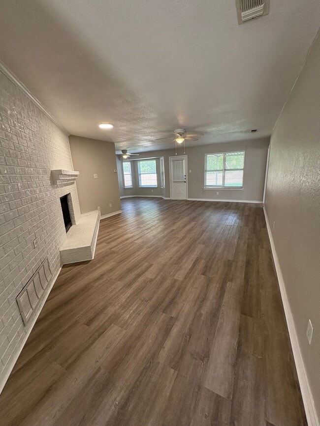 Foto del edificio - 1310 Goodhue Dr