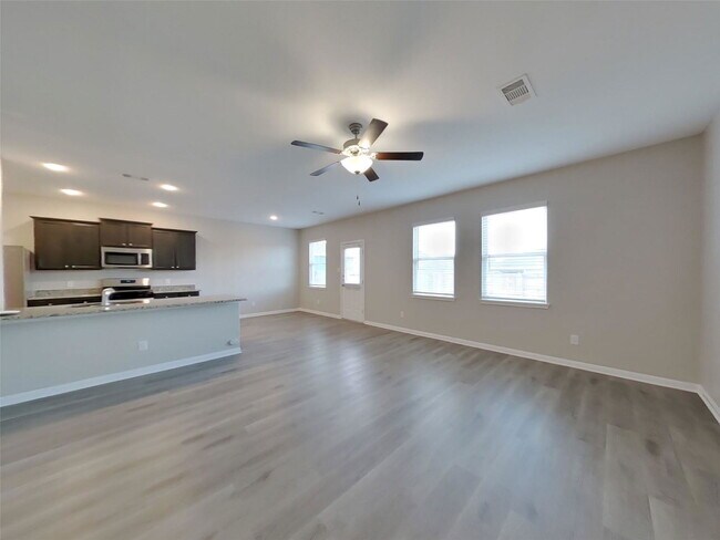 Foto del edificio - 21108 Titian Dr.