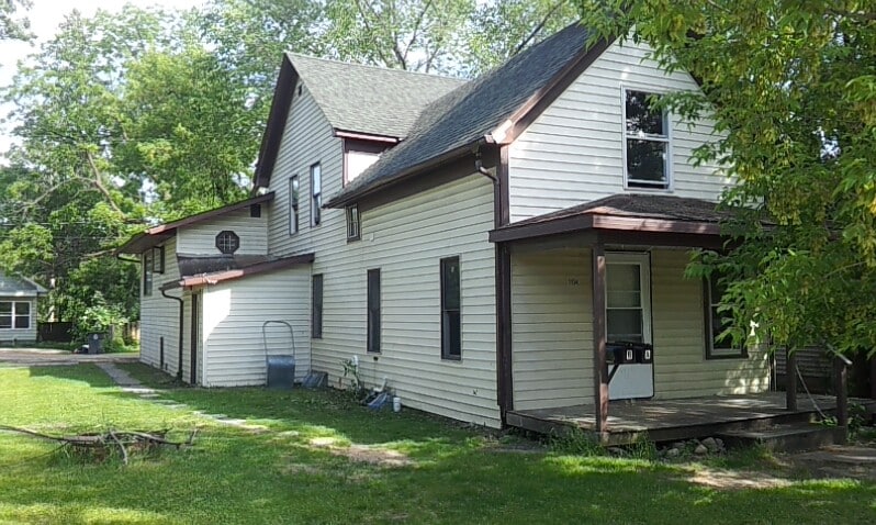 Primary Photo - 1134 Birchmont Dr NE