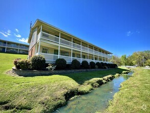 Building Photo - Lakewood