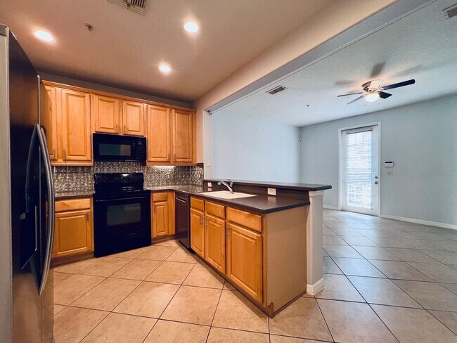 Foto del edificio - 3 BR/2.5BA | Newly Renovated Town Home | 1-Car Garage | Great backyard| In Balwin Park!