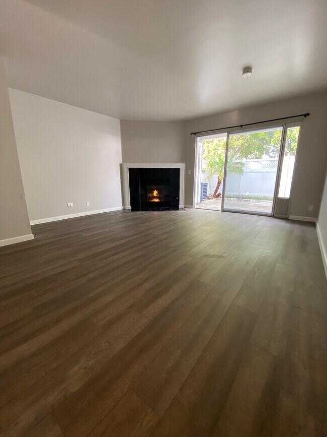 Foto del edificio - 14 Candlewood Ln
