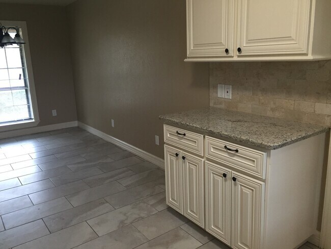 Foto del edificio - 3/2/2 on 3 ac SHISD REDUCED