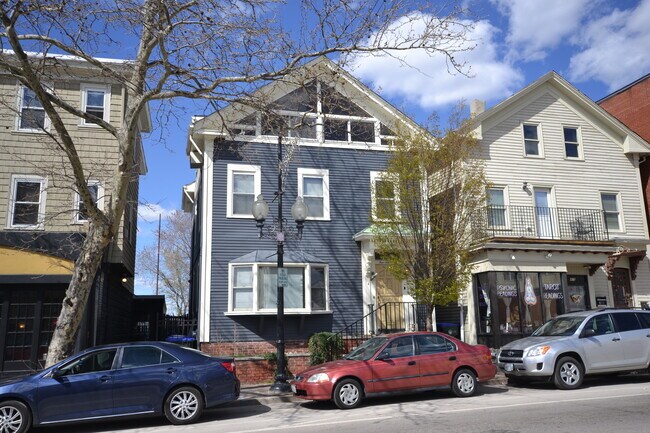 Foto del edificio - 417 Atwells Ave