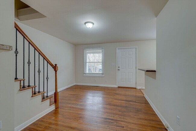 Foto del edificio - 3505 Marlborough Ave