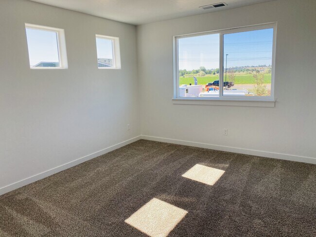 Building Photo - 5553 E Bollo St