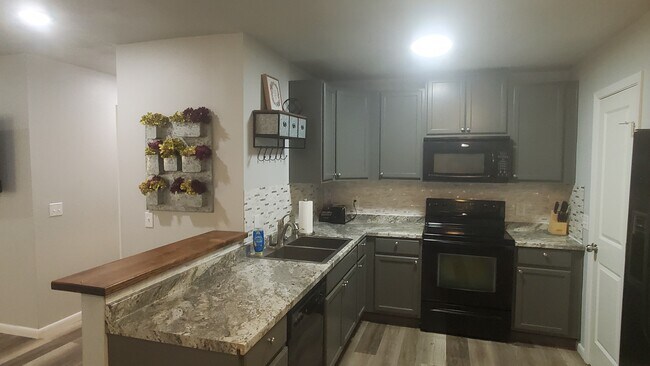 Foto del edificio - 504 S Cedar Pl