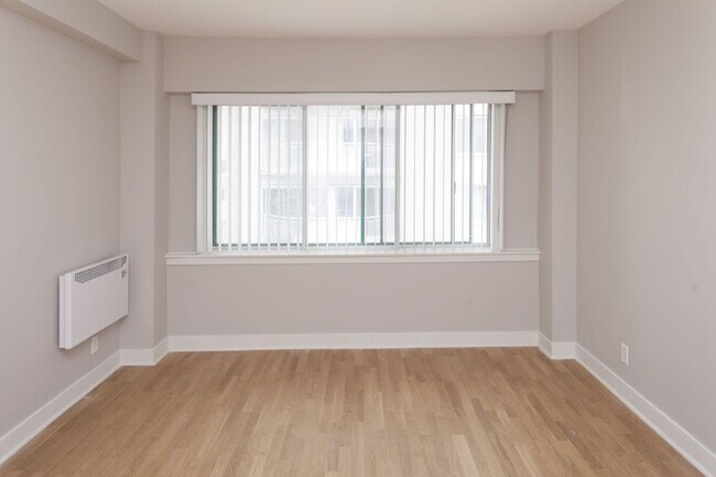 Photo du bâtiment - 3455 Rue Aylmer