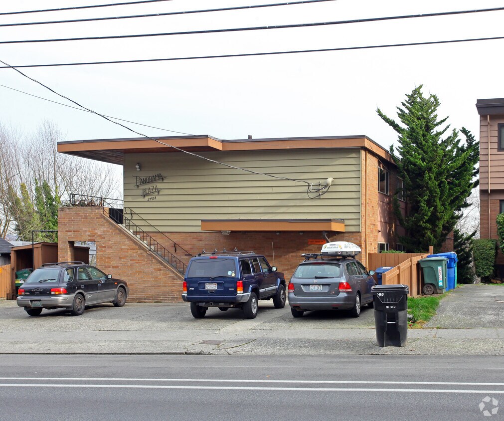 Primary Photo - 2484 Dexter Ave N
