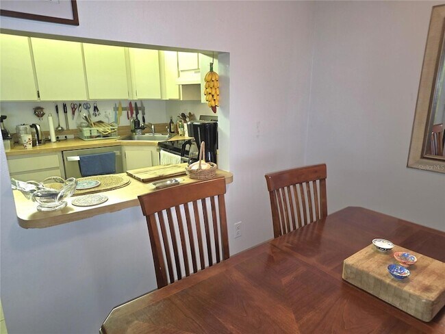 Foto del edificio - 1281 Pine Ridge Cir E