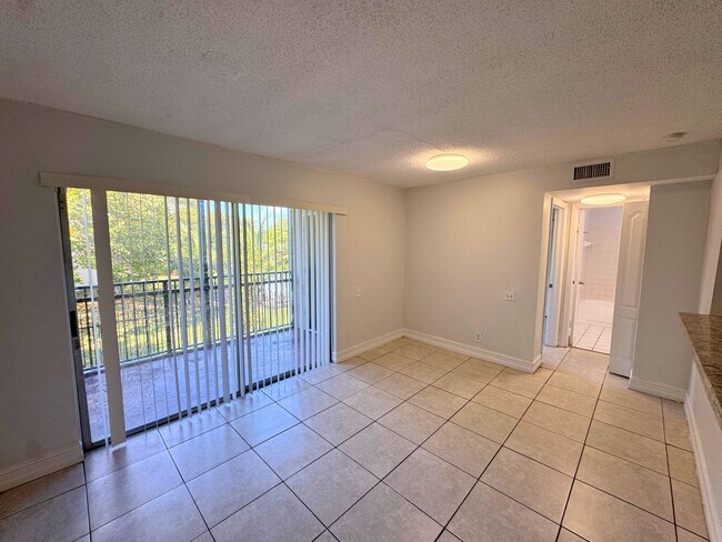 Photo - 4403 Treehouse Ln