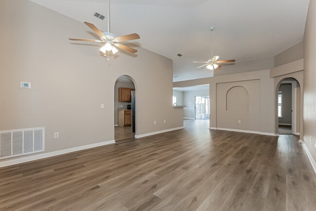 Building Photo - 6216 Gondola Dr