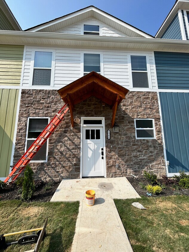 Foto principal - 1751 Arbor Hls Dr SE