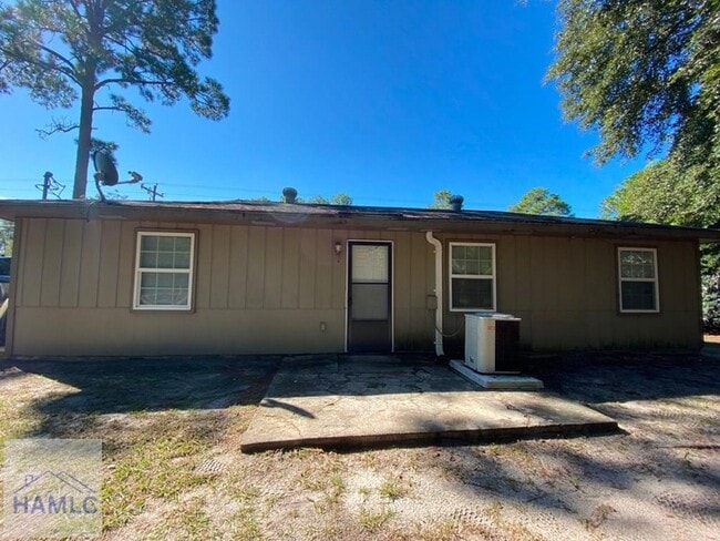 Building Photo - 646 Fleming Rd