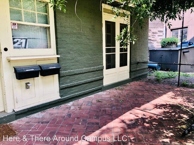 Foto del edificio - 7 br, 2 bath Room For Rent - 2034 Iuka Ave.