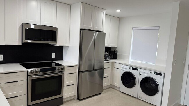 Building Photo - 4539 Luxemburg Ct