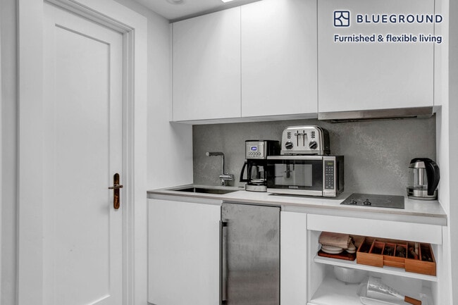 Building Photo - 461 Massachusetts Ave