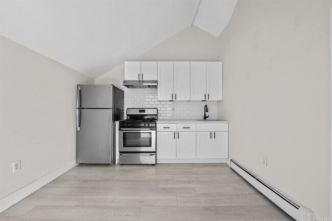 Foto del edificio - 1437 Old Northern Blvd