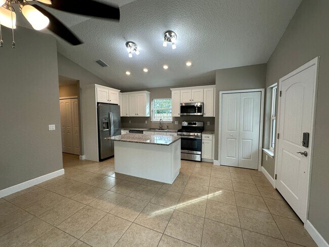 Foto del edificio - Charming 2 Bedroom Home